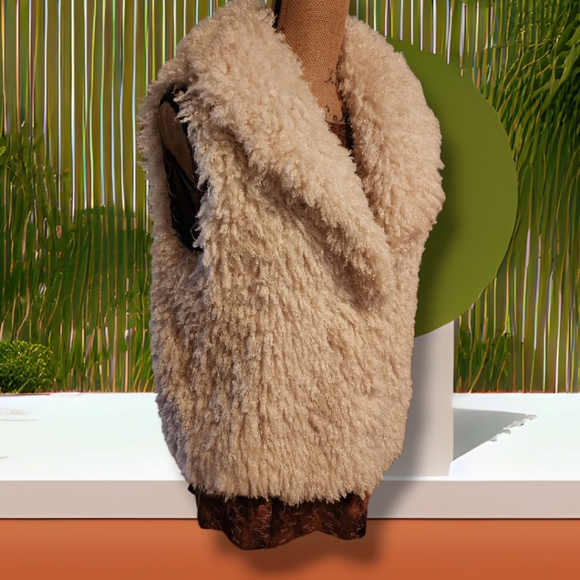 Betsy Johnson Faux Fur Shag Vest with Leopard Print lining. NWT - Picture 2 of 6